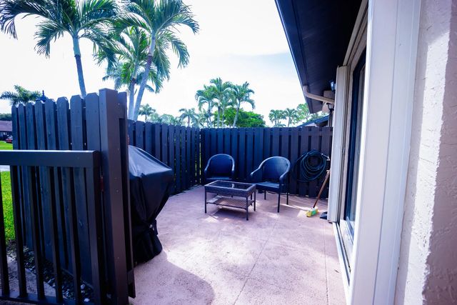 5 of 38 - 727 Sunny Pine  Way #f, Greenacres, FL