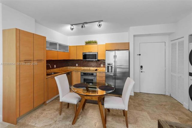 5 of 17 - 3180 Sw 22nd Terrace #604, Miami, FL