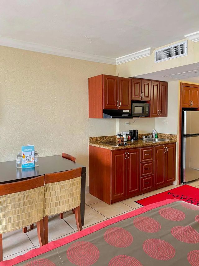 5 of 12 - 19201 Collins Avenue #1034, Sunny Isles Beach, FL