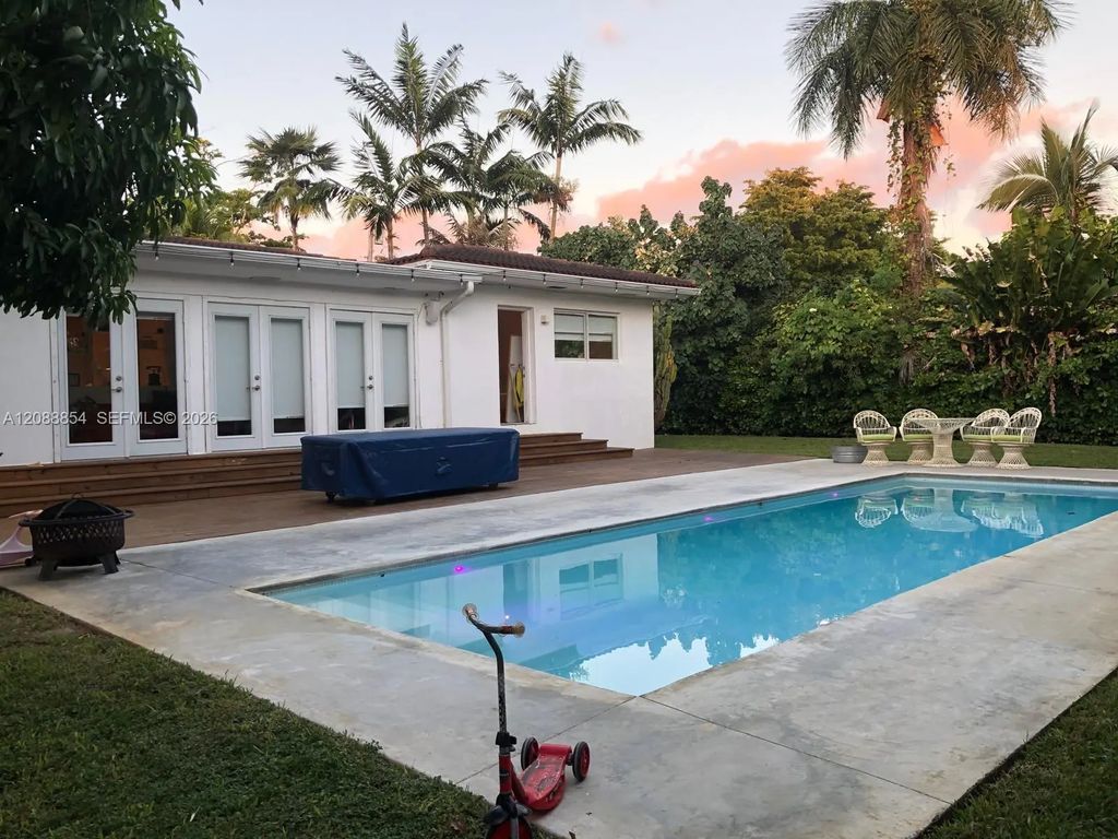 110 Nw 87th Street, El Portal