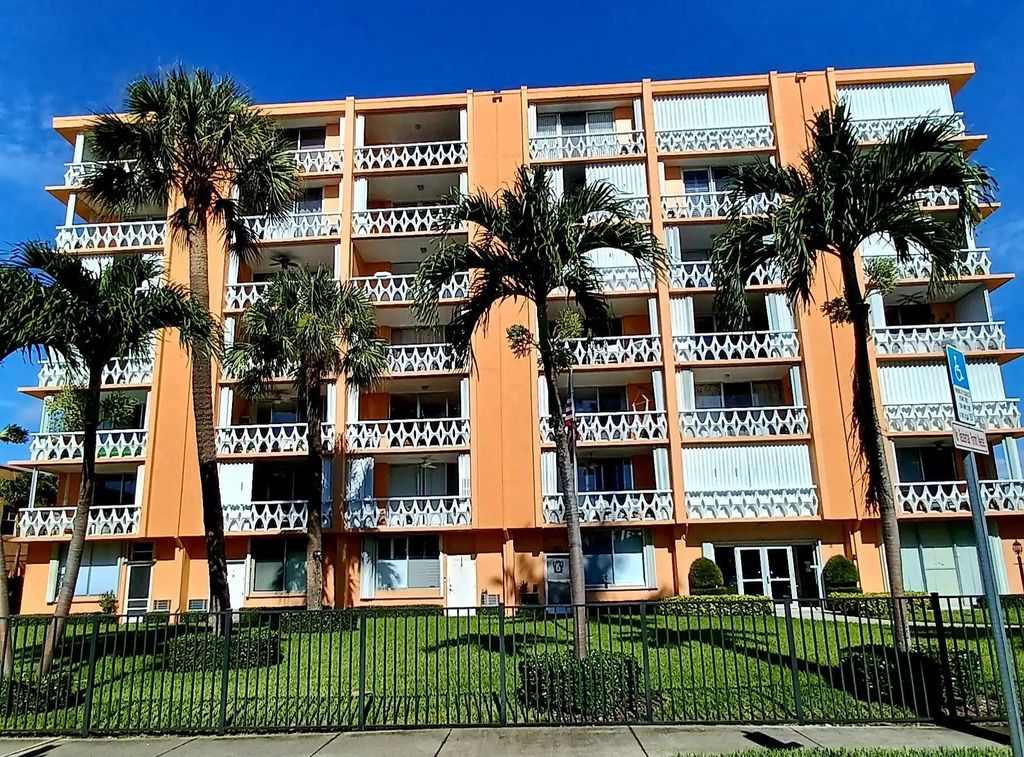 15 S Golfview Road #504, Lake Worth Beach