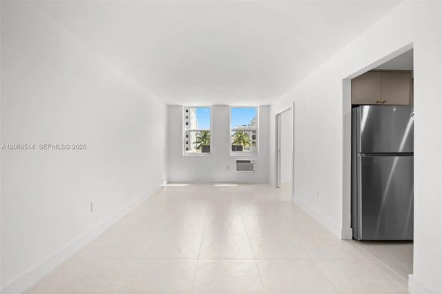 4 of 38 - 335 Collins Avenue #407, Miami Beach, FL