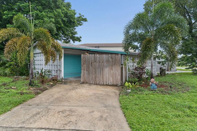 3 of 15 - 4700 Ne 2nd Way, Deerfield Beach, FL