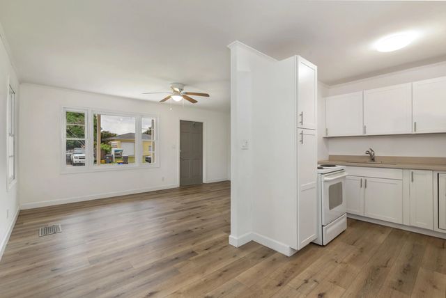 5 of 10 - 2518 N Genessee Avenue, West Palm Beach, FL