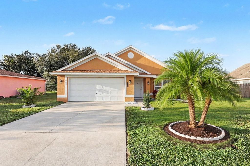 301 Bougainvillea Street Nw, Palm Bay