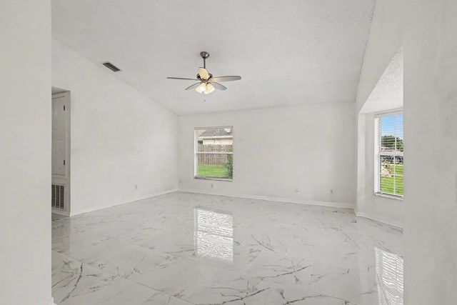 5 of 37 - 301 Bougainvillea Street Nw, Palm Bay, FL