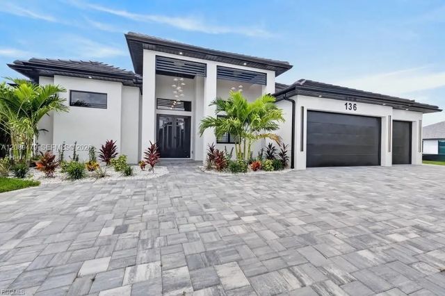 136 Sw 28th Street, Cape Coral