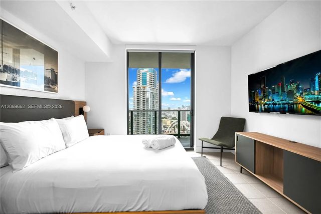 5 of 25 - 159 Ne 6th Street #3901, Miami, FL