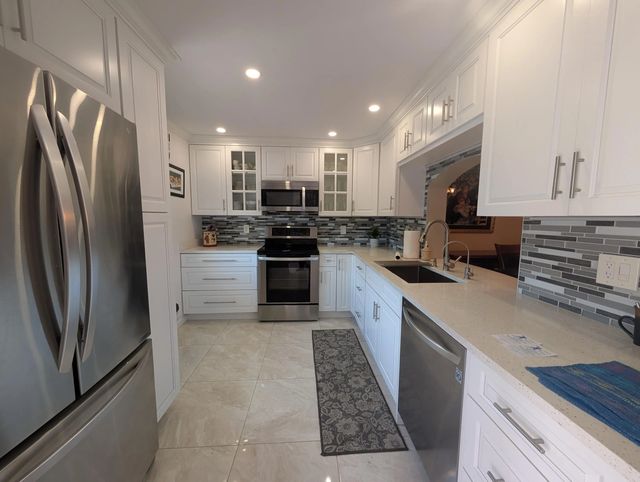 4 of 24 - 1024 Se 5th Avenue #308, Dania Beach, FL