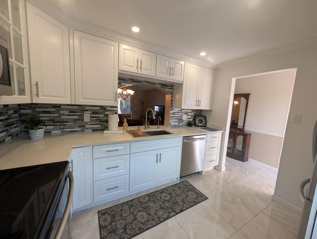 5 of 24 - 1024 Se 5th Avenue #308, Dania Beach, FL