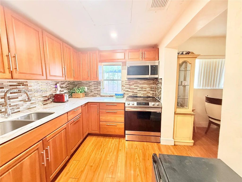 413 Nw 14th Terrace, Fort Lauderdale
