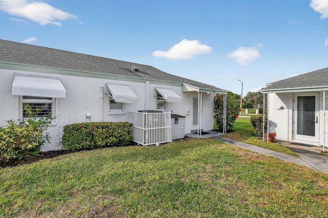 5 of 27 - 3060 Meridian Way N #8, Palm Beach Gardens, FL