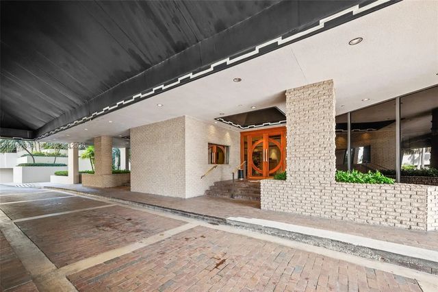 5 of 47 - 2 Grove Isle Drive #b1402, Miami, FL