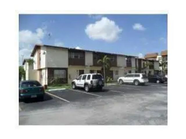 20 Sw 108th Avenue #f4, Sweetwater