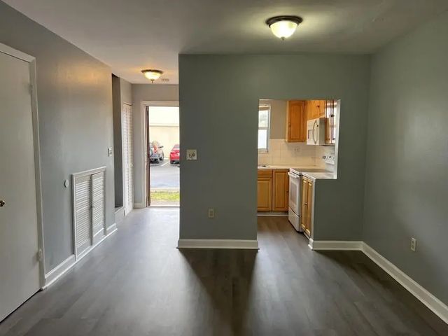 2 of 20 - 20 Sw 108th Avenue #f4, Sweetwater, FL