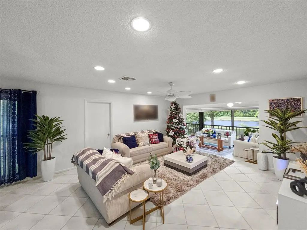 9286 Vista Del Lago #b, Boca Raton