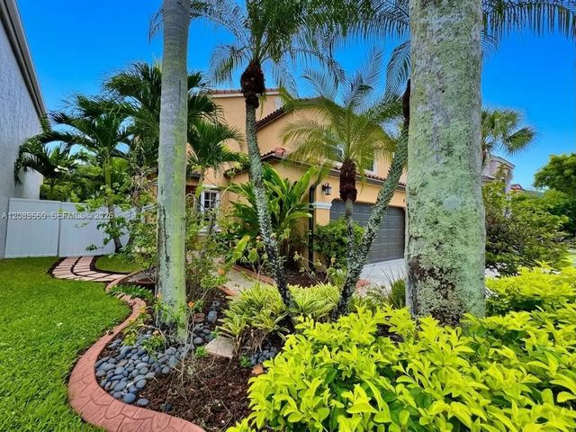 3 of 26 - 811 Nw 155th Terrace, Pembroke Pines, FL