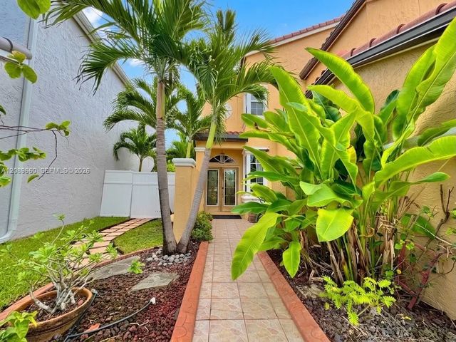 4 of 26 - 811 Nw 155th Terrace, Pembroke Pines, FL