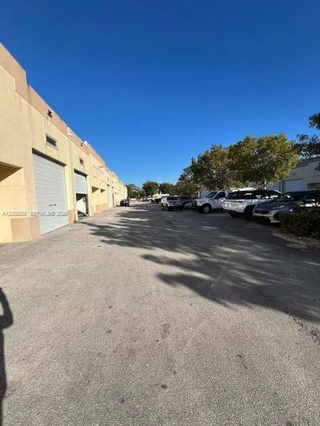 13800 Sw 142nd Avenue #5, Miami
