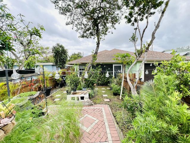 2 of 35 - 703 S A Street S, Lake Worth Beach, FL