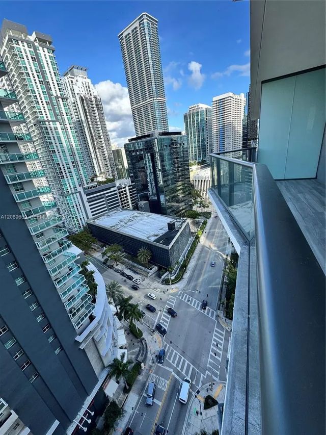 3 of 23 - 1300 S Miami Avenue #1811, Miami, FL