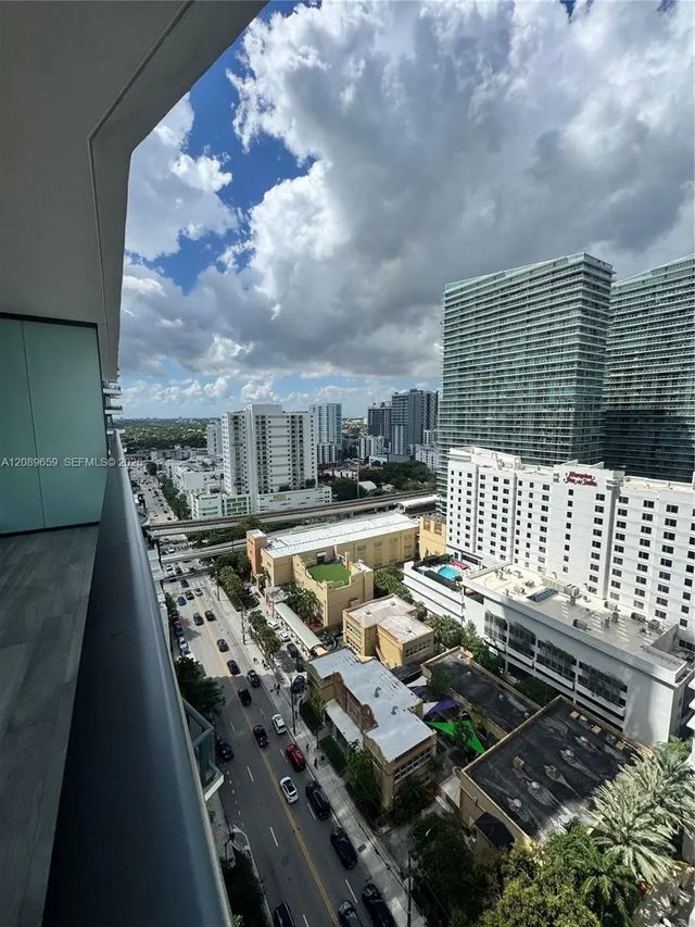 5 of 23 - 1300 S Miami Avenue #1811, Miami, FL