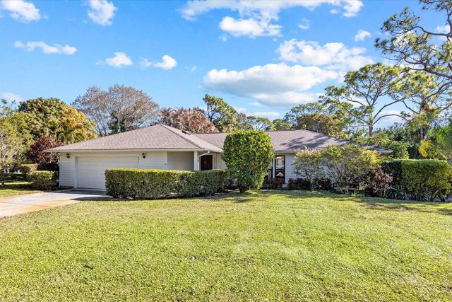 571 Ne Town Terrace, Jensen Beach