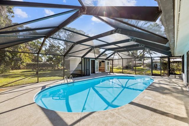 4 of 46 - 571 Ne Town Terrace, Jensen Beach, FL