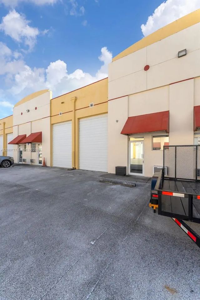 2 of 15 - 14262 Sw 140th Street #117, Miami, FL