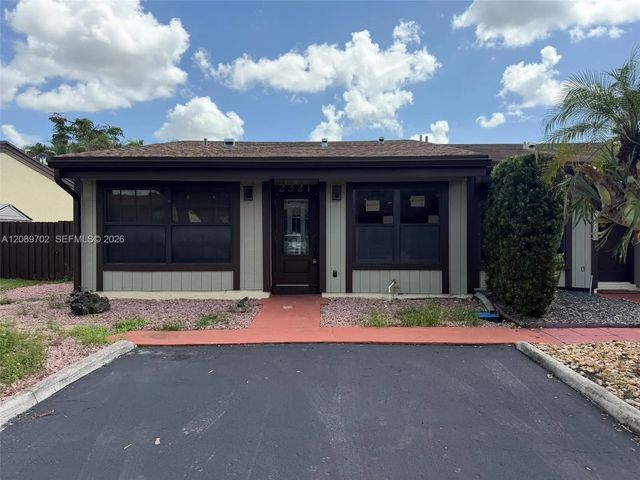 2 of 31 - 2321 Poinsetta Court, Pembroke Pines, FL