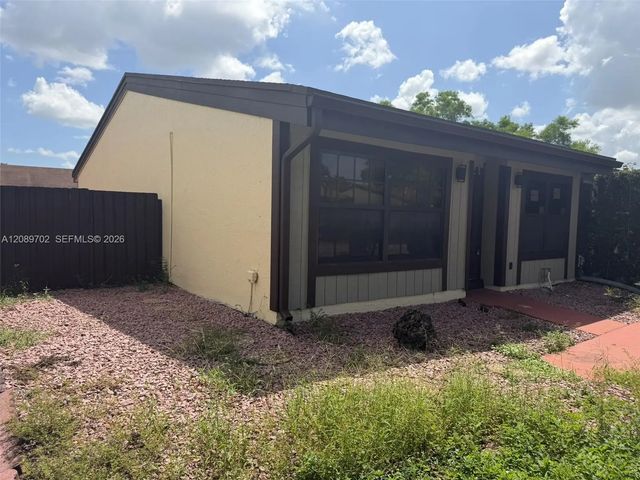 3 of 31 - 2321 Poinsetta Court, Pembroke Pines, FL