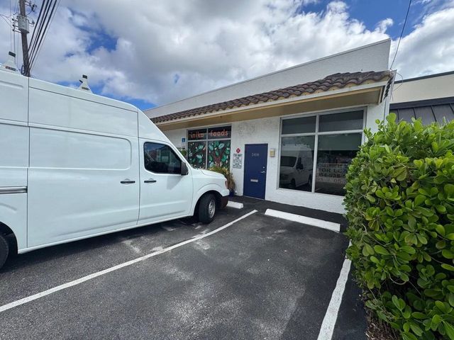 2 of 14 - 2408 N Dixie Highway #2408, Wilton Manors, FL