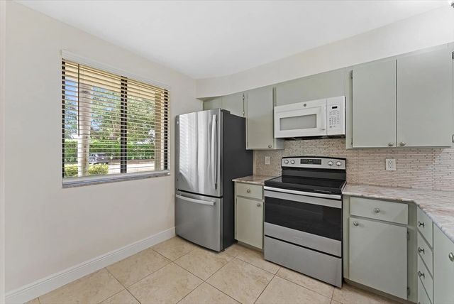 5 of 37 - 6205 Balboa Circle #102, Boca Raton, FL