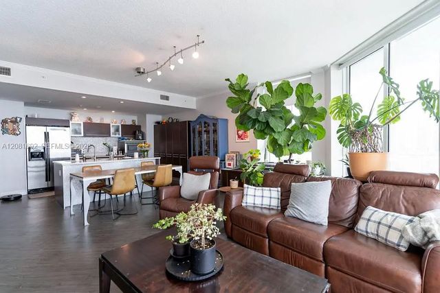 5 of 24 - 1900 N Bayshore Drive #2018, Miami, FL