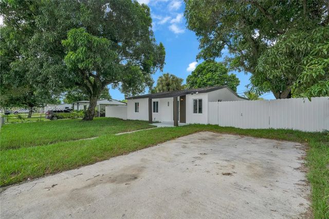5 of 56 - 16400 Nw 17th Court, Miami Gardens, FL