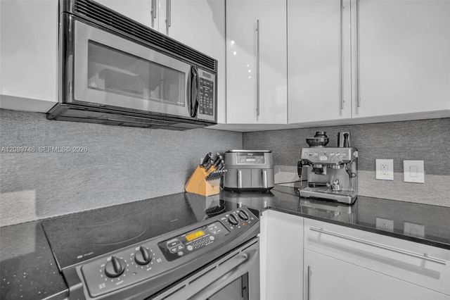 4 of 48 - 690 Sw 1st Court #2319, Miami, FL