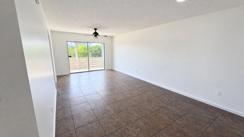 4131 Stirling #305, Dania Beach
