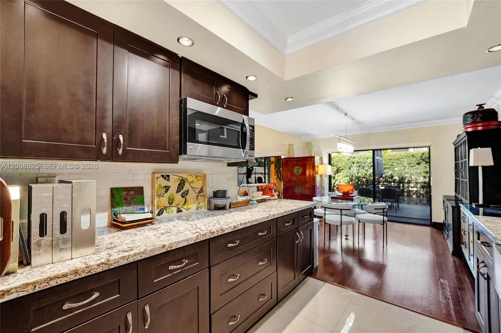 403 Dunwoody Lane #38, Hollywood