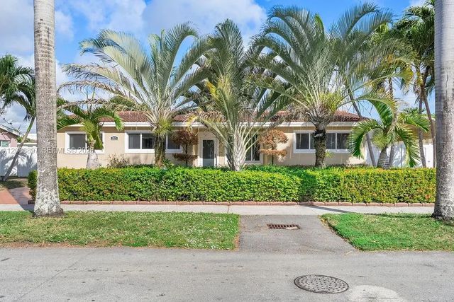 2475 Ne 214th Street, Aventura