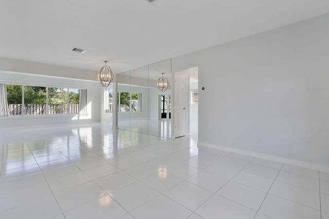 4 of 39 - 2475 Ne 214th Street, Aventura, FL