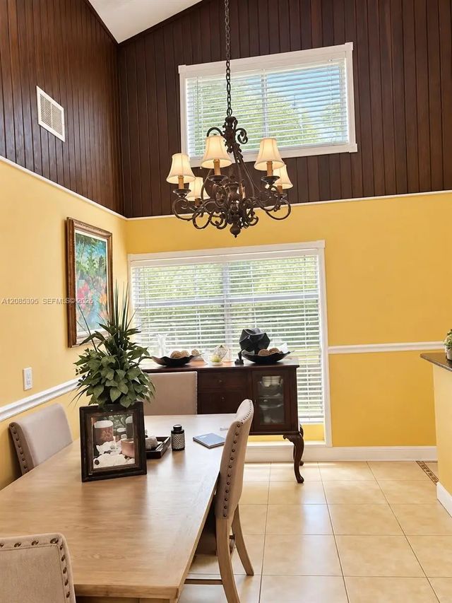 3 of 4 - 4420 Nw 37th Street, Lauderdale Lakes, FL