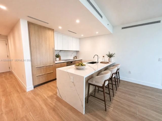 5 of 20 - 2411 Laguna Circle #2103, North Miami, FL