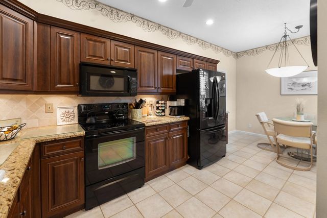 5 of 27 - 10665 Royal Caribbean Circle, Boynton Beach, FL