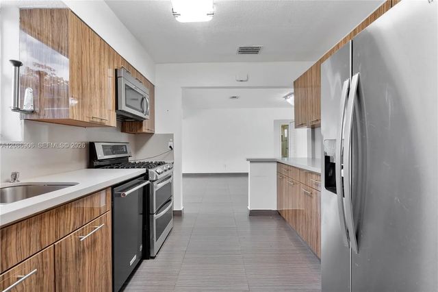 5 of 26 - 2505 Ne 214th Street, Aventura, FL