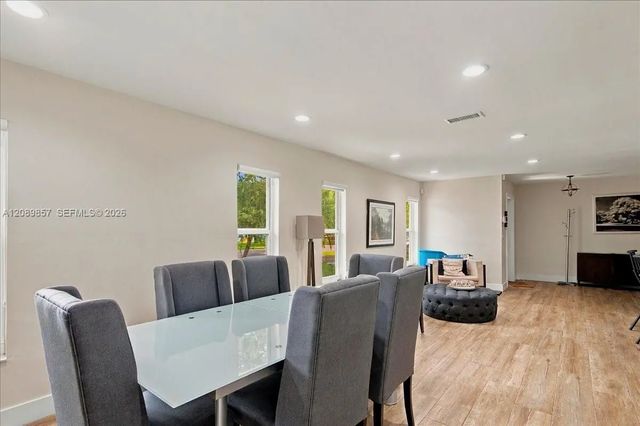 5 of 36 - 6121 Nw 40th Street, Virginia Gardens, FL