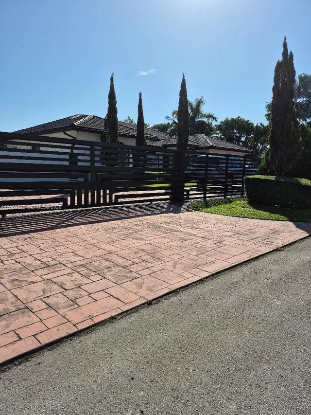 3 of 28 - 19431 Sw 133rd Avenue, Miami, FL