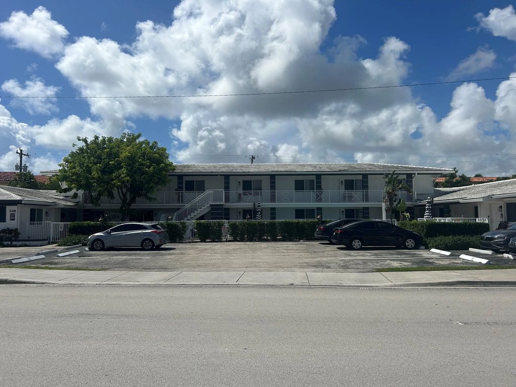 330 W Camino Real #11, Boca Raton