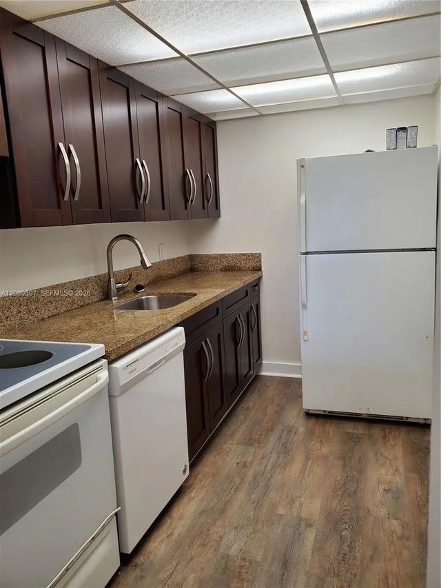 2 of 7 - 1230 Ne 139th Street #409, North Miami, FL