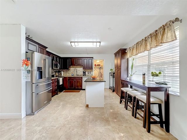 3 of 31 - 8740 Azalea Court #102, Tamarac, FL