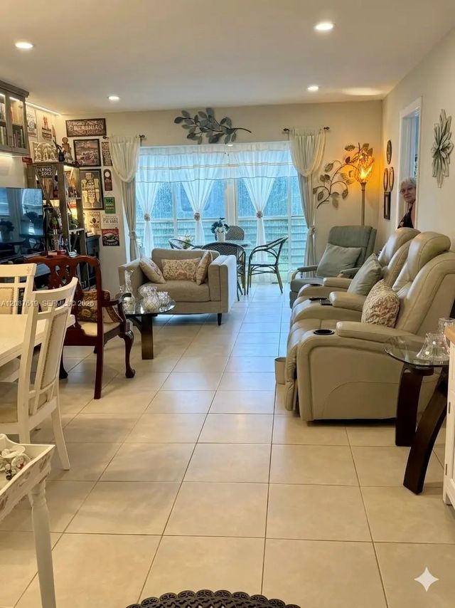 9181 Sunrise Lakes Boulevard #312, Sunrise